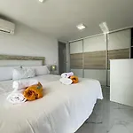 Skol 617 Beachfront Two-bedrooms Duplex With Sea Views Διαμέρισμα *