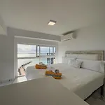 Skol 617 Beachfront Two-bedrooms Duplex With Sea Views Διαμέρισμα *