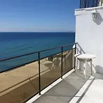 Skol 617 Beachfront Two-bedrooms Duplex With Sea Views Μαρμπέλλα