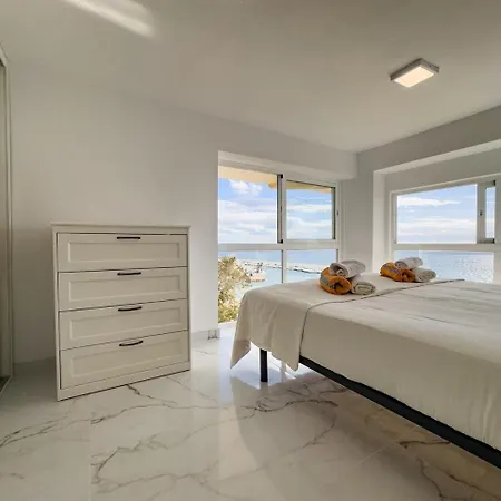 Skol 617 Beachfront Two-bedrooms Duplex With Sea Views