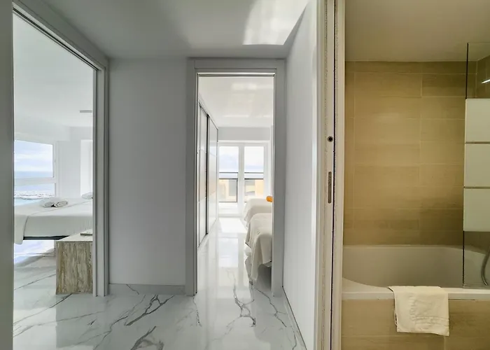 Skol 617 Beachfront Two-bedrooms Duplex With Sea Views *