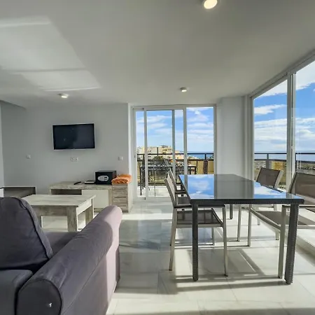 Skol 617 Beachfront Two-bedrooms Duplex With Sea Views شقة