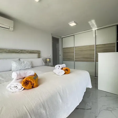 Skol 617 Beachfront Two-bedrooms Duplex With Sea Views شقة *